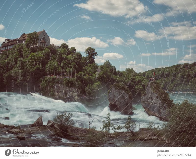 vor dem fall Natur Landschaft Urelemente Wasser Himmel Sommer Wald Hügel Felsen Fluss Wasserfall Burg oder Schloss außergewöhnlich Bekanntheit Geschwindigkeit