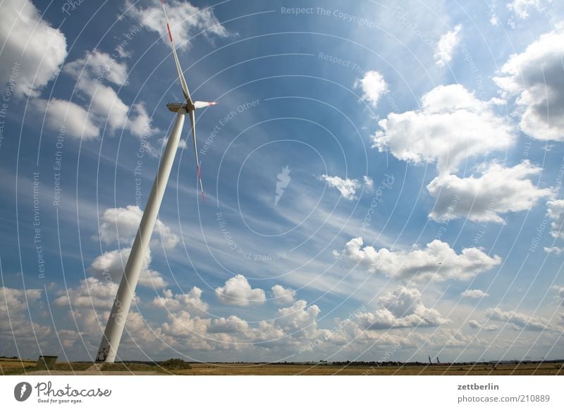 Alternative Ferne Sommer Wirtschaft Energiewirtschaft Technik & Technologie Fortschritt Zukunft Windkraftanlage Umwelt Natur Landschaft Himmel Wolken Feld Kraft