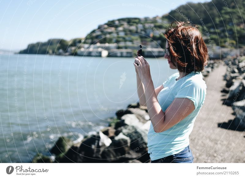 Roadtrip West Coast USA (262) feminin Junge Frau Jugendliche Erwachsene 1 Mensch 18-30 Jahre 30-45 Jahre Kommunizieren Handy-Kamera Fotografieren Telefon