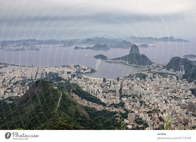 Blick auf Rio de Janeiro Panorama (Aussicht) Totale Starke Tiefenschärfe Tag Textfreiraum unten Textfreiraum oben Gedeckte Farben Außenaufnahme Menschenleer