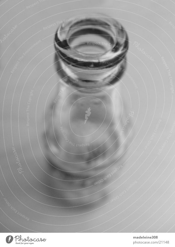 colaflasche Cola obskur Makroaufnahme Flasche Schwarzweißfoto Perspektive