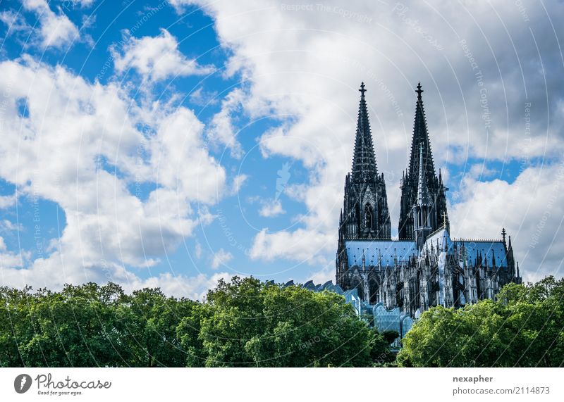 Kölner Dom Ferien & Urlaub & Reisen Tourismus Gebäude Architektur Sehenswürdigkeit Wahrzeichen Denkmal bauen alt außergewöhnlich fantastisch Originalität retro