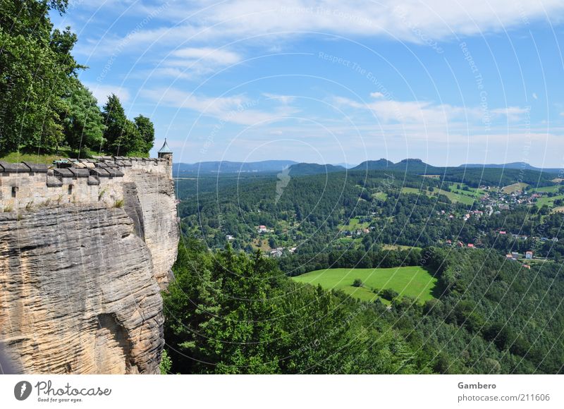 Meditation auf dem Berg Ferne Freiheit Sommer Sommerurlaub Berge u. Gebirge Natur Landschaft Pflanze Himmel Wolken Horizont Schönes Wetter Baum Gras Sträucher