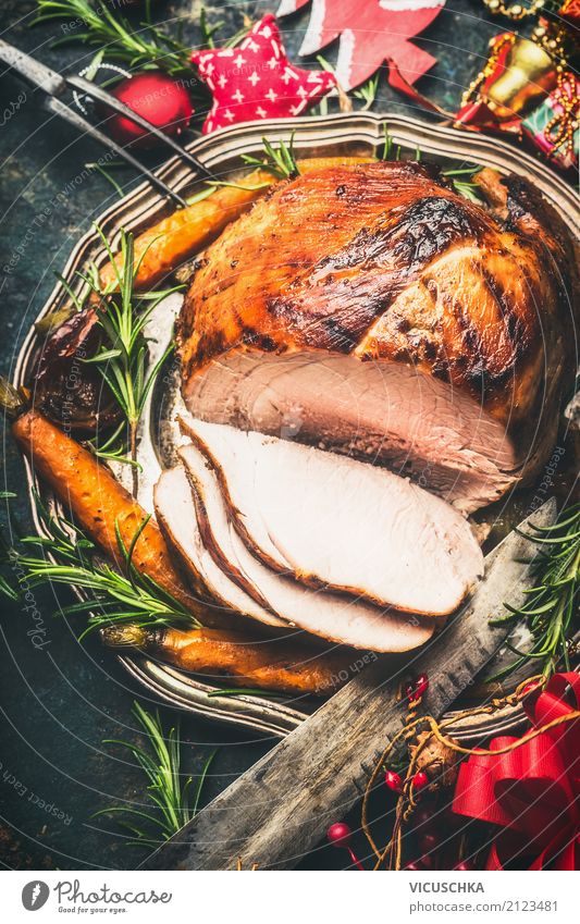 Gebratener Weihnachtsschinken Lebensmittel Fleisch Ernährung Festessen Slowfood Teller Messer Stil Design Tisch Veranstaltung Feste & Feiern