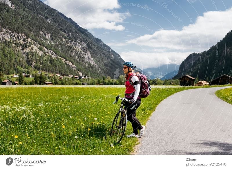 Radfahrerinn in Österreich Freizeit & Hobby Ferien & Urlaub & Reisen Ausflug Fahrradtour Sommerurlaub Sport Fahrradfahren Junge Frau Jugendliche 18-30 Jahre