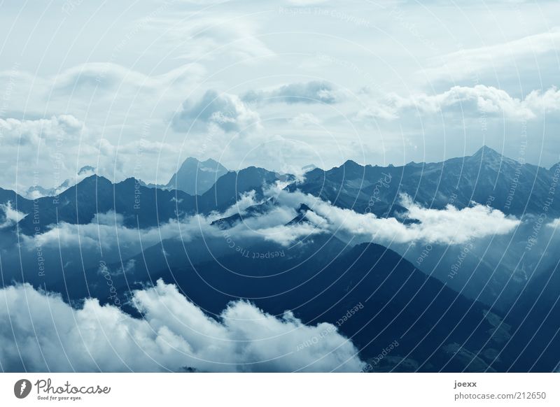 Durchatmen Himmel Klima Schönes Wetter Alpen Berge u. Gebirge Gipfel Glück Unendlichkeit hoch blau weiß Kraft Fernweh Ferien & Urlaub & Reisen Österreich