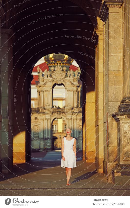 #A# Goldenes Tor Kunst Abenteuer ästhetisch Zwinger Dresden Sonnenaufgang Mädchen Frau Junge Frau Kronentor Spaziergang Städtereise gold laufen Kultur Farbfoto