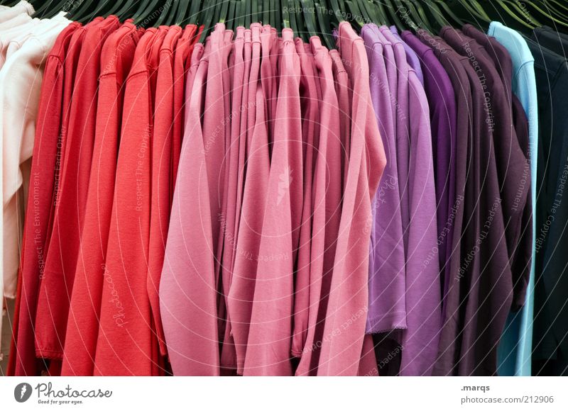 Sommerschlussverkauf Lifestyle Handel Mode Bekleidung T-Shirt Pullover Stoff Kleiderständer hängen trendy Sauberkeit mehrfarbig Farbe Farbverlauf Billig