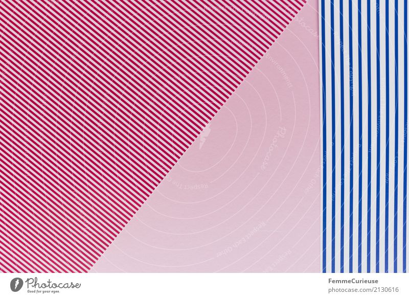 Muster (10) Papier Zettel mehrfarbig rot-weiß rosa blau-weiß Vogelperspektive graphisch Geometrie Strukturen & Formen Design Bastelmaterial Dreieck Rechteck