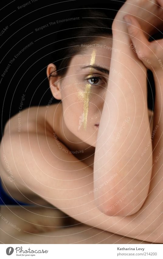 golden eye elegant schön Körperpflege Haut Kosmetik Schminke Sinnesorgane Mensch feminin Junge Frau Jugendliche Erwachsene Gesicht Arme Hand 1 18-30 Jahre