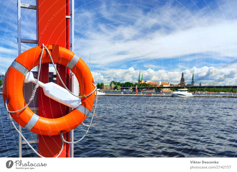 Lebensring im Hintergrund der Stadt von Riga Ferien & Urlaub & Reisen Tourismus Sommer Strand Meer Winter Landschaft Küste Hafen Verkehr Wasserfahrzeug Ring