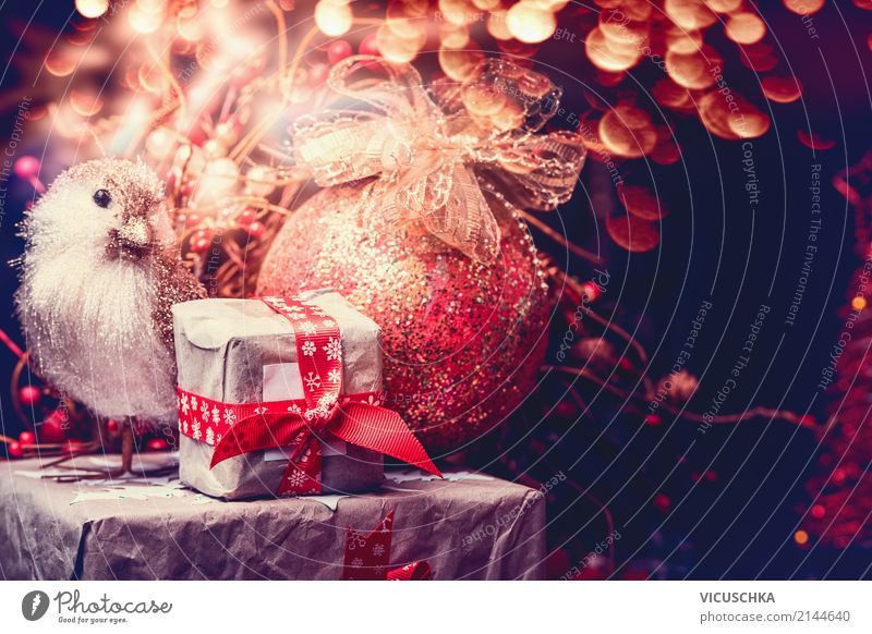 Weihnachtskarte mit Geschenke, Vogel und Weihnachtskugel Stil Design Winter Dekoration & Verzierung Feste & Feiern Weihnachten & Advent Kerze Ornament Stimmung