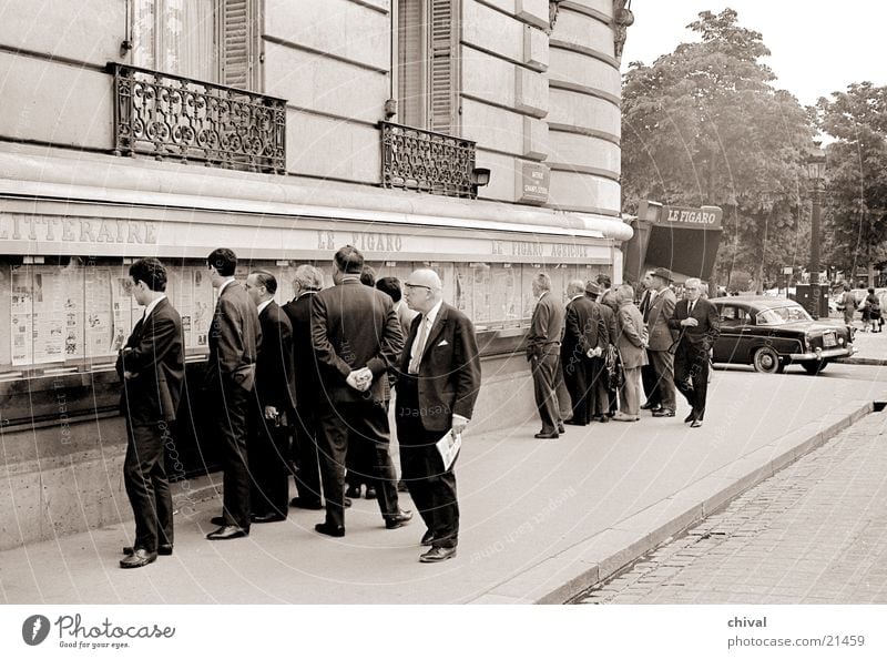 Le Figaro Zeitung Anschlag - ein lizenzfreies Stock Foto ...