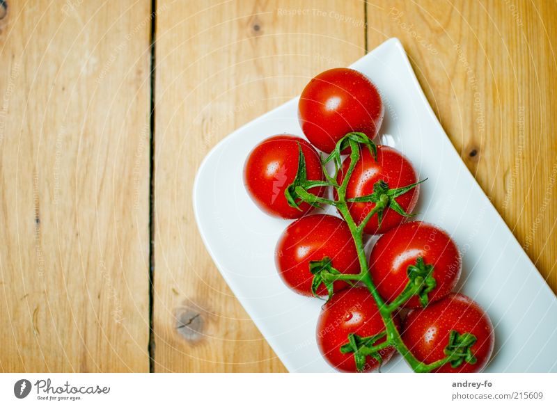 Tomaten Tisch Küche Gastronomie Schalen & Schüsseln Gesundheit lecker rot frisch Nutzpflanze Gemüse Ernährung Holztisch Gesunde Ernährung cherry tomaten