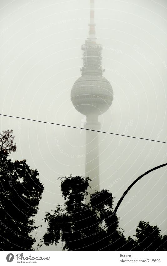 Spaceship One Sightseeing Städtereise Informationstechnologie Fernsehen Wetter Nebel Berliner Fernsehturm Hauptstadt Turm Wahrzeichen beobachten Denken gehen