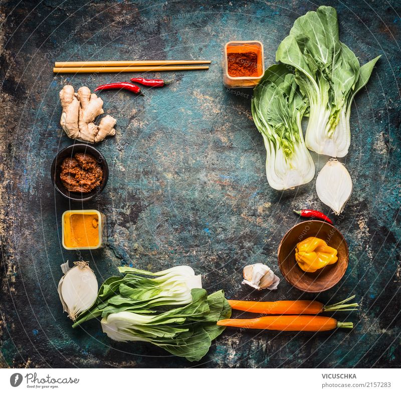 Zutaten und Gewürze für Asiatische Küche Lebensmittel Gemüse Kräuter & Gewürze Ernährung Bioprodukte Vegetarische Ernährung Diät Geschirr Stil Design Gesundheit