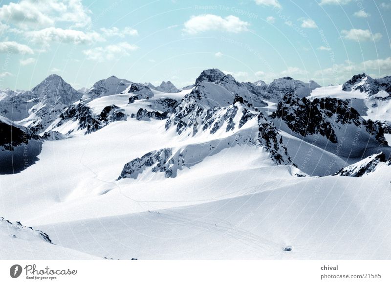 Silvretta 1 Panorama (Aussicht) Skifahrer Skitour Gletscher Wolken Berge u. Gebirge Alpen Piz Buin Himmel Sonne groß
