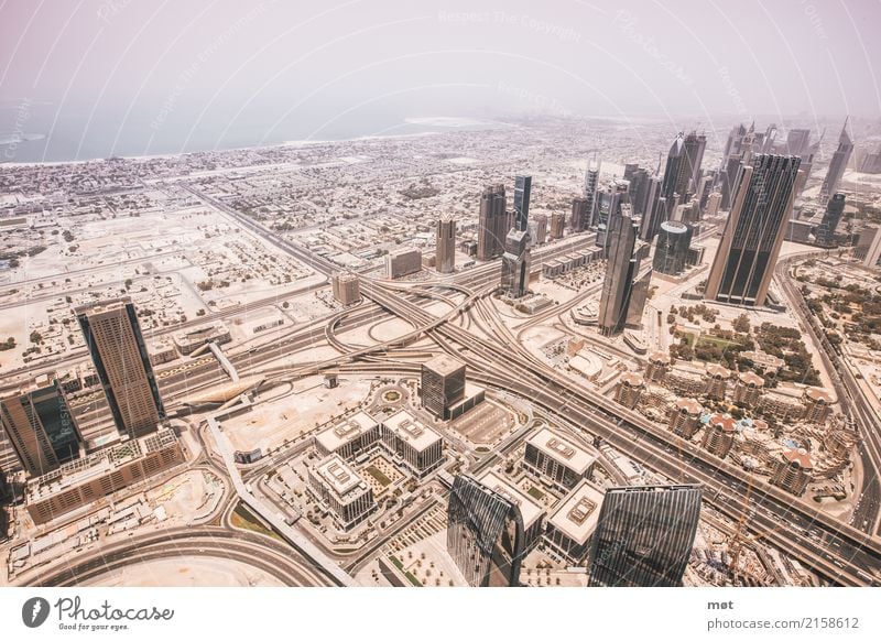 Dubai von oben Sommer Schönes Wetter Vereinigte Arabische Emirate Asien Stadt Hauptstadt bevölkert Haus Hochhaus Bankgebäude Architektur trocken Wärme Farbfoto