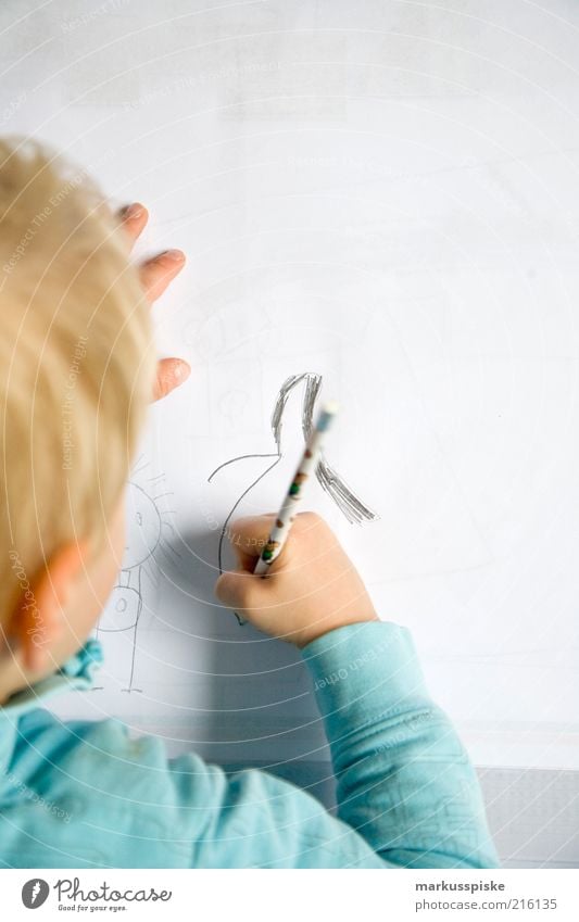 kinder malstunde Kindererziehung Kindergarten Mensch Kleinkind Junge Kindheit 3-8 Jahre Bleistift Schreibstift malen zeichnen Zeichnung kinderleicht Kinderspiel
