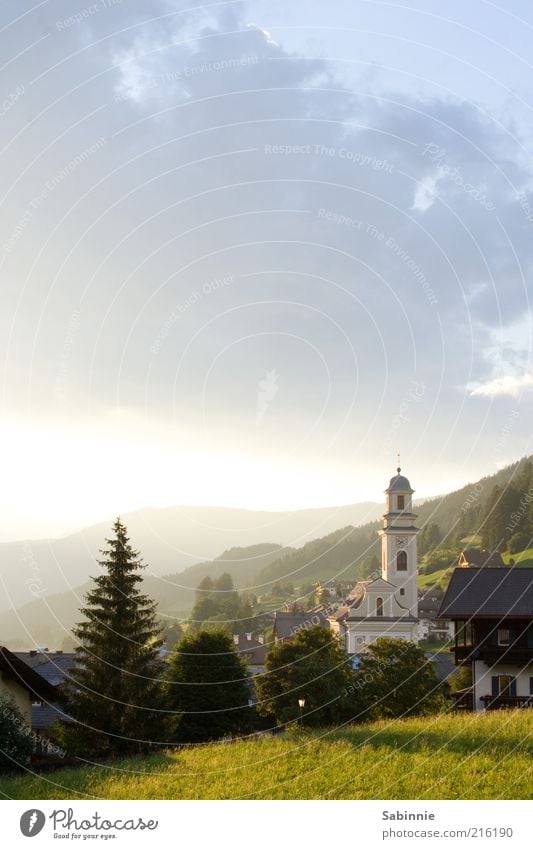 Klofenster-Aussicht Natur Landschaft Himmel Wolken Sonne Sonnenaufgang Sonnenuntergang Sonnenlicht Sommer Schönes Wetter Wiese Feld Alpen Berge u. Gebirge