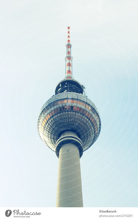 Berlins Kugel Ferien & Urlaub & Reisen Tourismus Ausflug Sightseeing Städtereise Hauptstadt Stadtzentrum Architektur Antenne Satellitenantenne Turm Fernsehturm