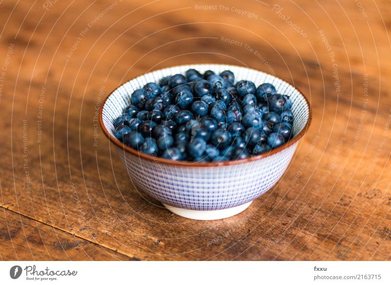 Heidelbeeren in weißer Schale Blaubeeren lecker blau Schalen & Schüsseln Frucht Gesundheit Gesunde Ernährung Gesundheitswesen Vitamin Lebensmittel schön süß