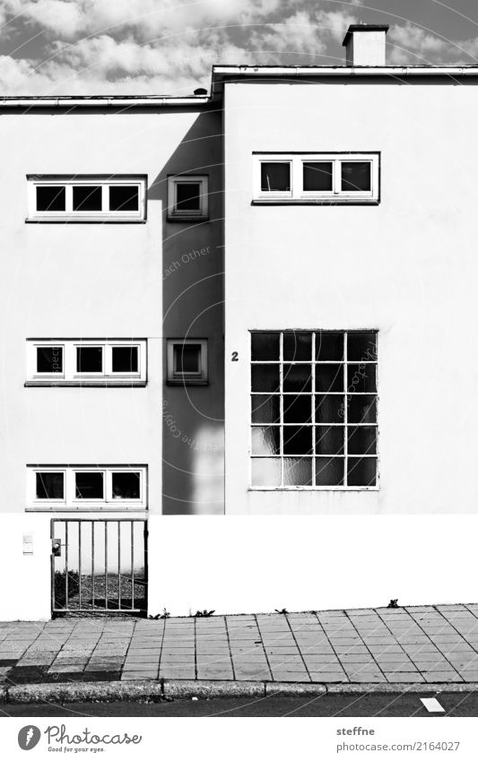 Rechteck in Stuttgart Haus Fassade Häusliches Leben Kontrast Moderne Architektur Schwarzweißfoto Außenaufnahme Menschenleer Textfreiraum unten