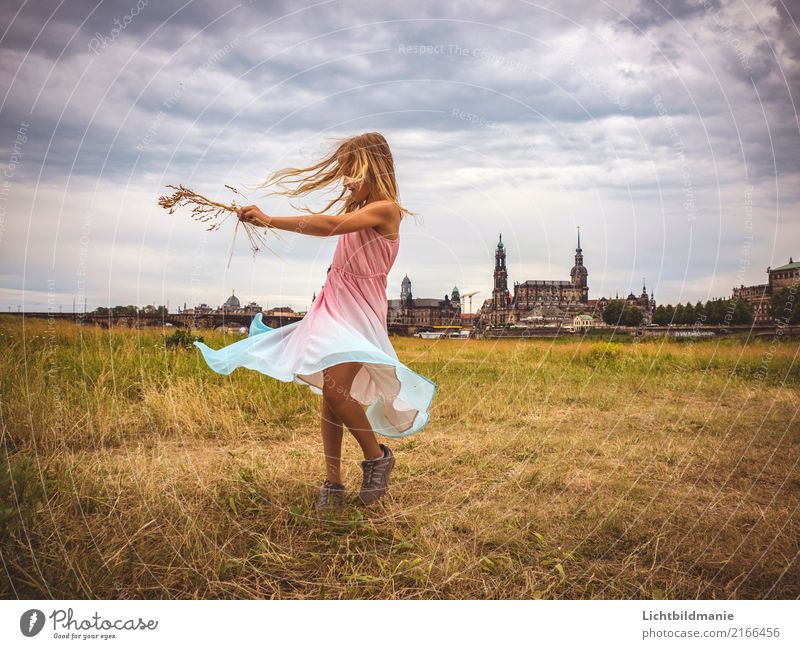 Leben in Dresden Lifestyle Freude Glück Spielen Ferien & Urlaub & Reisen Ausflug Freiheit Tanzen Mensch feminin Kind Mädchen Kindheit Haare & Frisuren 1