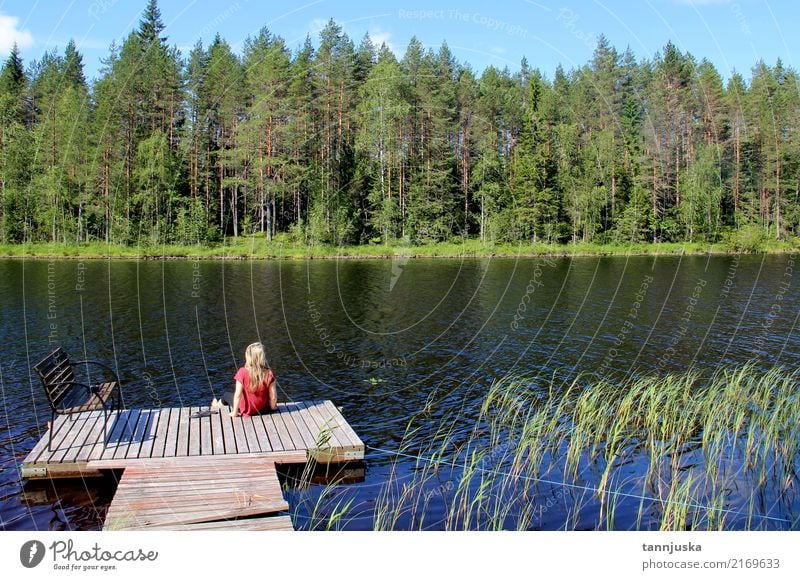 Junge Schönheit genießen die Beschaffenheit von Finnland, Karelien schön Erholung Ferien & Urlaub & Reisen Tourismus Camping Sommer Frau Erwachsene 1 Mensch