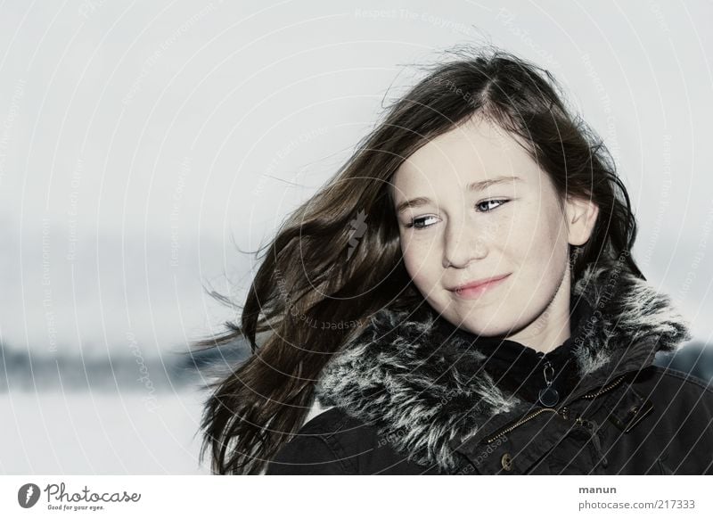 vom Winde verweht Lifestyle schön Gesicht Gesundheit Leben Mensch Mädchen Junge Frau Jugendliche Kindheit Kopf Winter Eis Frost Schnee Haare & Frisuren