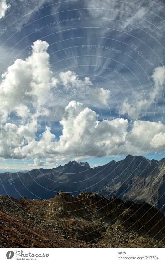 Wüst (Antholz [6]) Himmel Wolken Schönes Wetter Felsen Alpen Berge u. Gebirge Antholzer Tal Rotwand Bergkamm eckig Ferne gigantisch Unendlichkeit blau braun