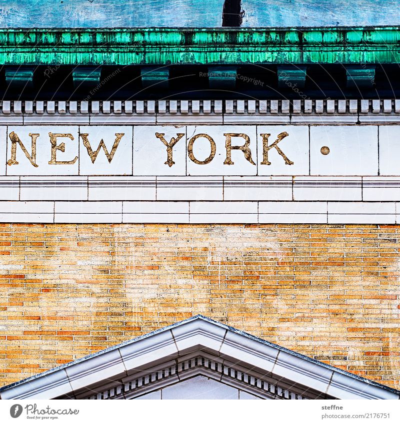 NEW YORK New York City Stadt Fassade Typographie Steinmauer Manhattan Farbfoto mehrfarbig Außenaufnahme Strukturen & Formen Menschenleer Textfreiraum Mitte
