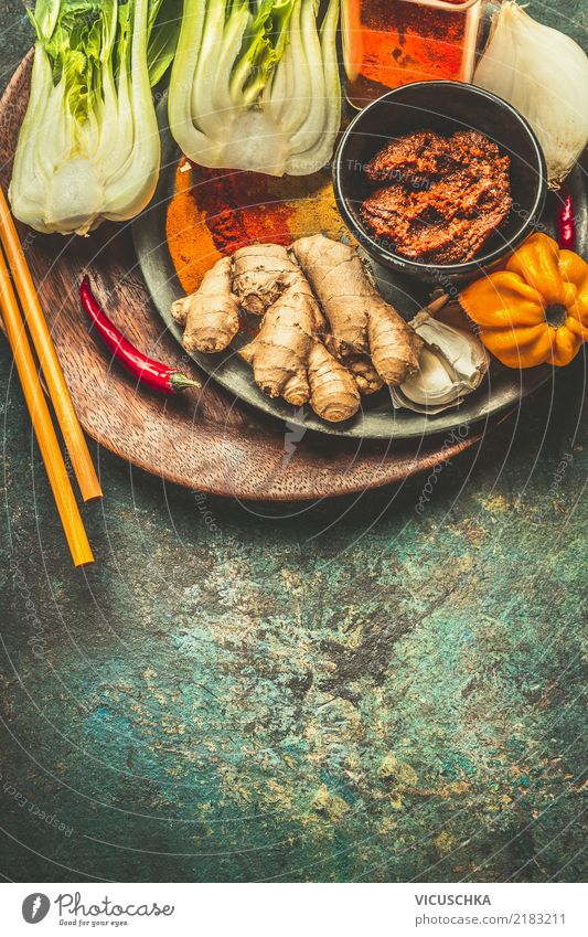 Kochzutataen für Asiatische Küche Lebensmittel Gemüse Kräuter & Gewürze Ernährung Bioprodukte Vegetarische Ernährung Diät Geschirr Teller Stil Design