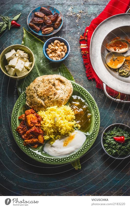 Indische speisen Lebensmittel Gemüse Getreide Kräuter & Gewürze Ernährung Mittagessen Bioprodukte Vegetarische Ernährung Diät Asiatische Küche Geschirr Teller