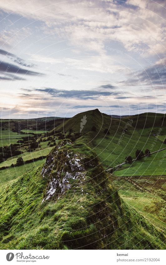 Hügelig Sinnesorgane Erholung ruhig Ausflug Abenteuer Ferne Freiheit Natur Landschaft Himmel Wolken Sommer Wetter Gras Wiese Felsen Gipfel England authentisch