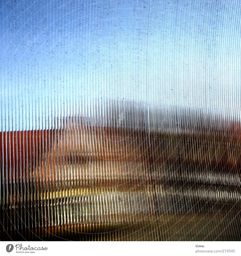 Tomographie Menschenleer Haus Mauer Wand Fassade Fenster Dach Furche Verzerrung parallel Himmel Blauer Himmel Straße chaotisch schwingen Farbfoto