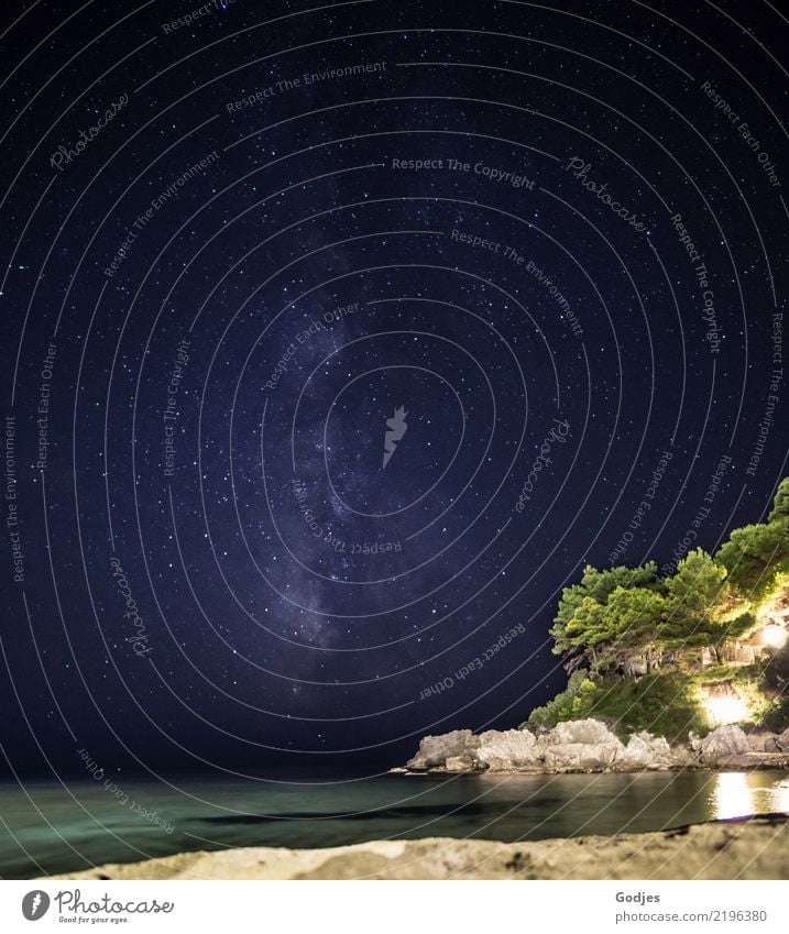Milchstraße | Glyfada Beach | Nacht | Natur Landschaft Wasser Wolkenloser Himmel Nachthimmel Stern Sommer Hügel Felsen Küste Strand Meer Mittelmeer Korfu
