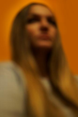 _ Mensch feminin Frau Erwachsene 1 18-30 Jahre Jugendliche 30-45 Jahre Schauspieler Haare & Frisuren blond langhaarig außergewöhnlich rebellisch orange