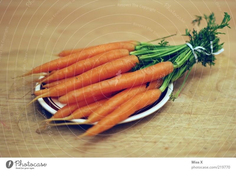 Good for your eyes, Lebensmittel Gemüse Ernährung Bioprodukte Vegetarische Ernährung Diät frisch lecker Möhre Wurzelgemüse Zutaten knackig Farbfoto mehrfarbig
