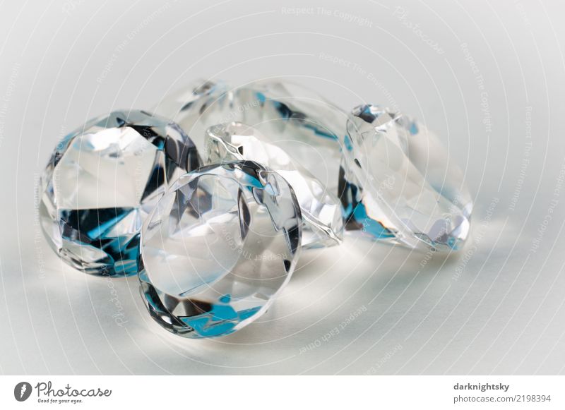 Fünf transparente Diamanten mit blauen Akzenten elegant Design Glück Industrie Kapitalwirtschaft Börse Geldinstitut Business Wertanlage Anlageprodukte Schmuck