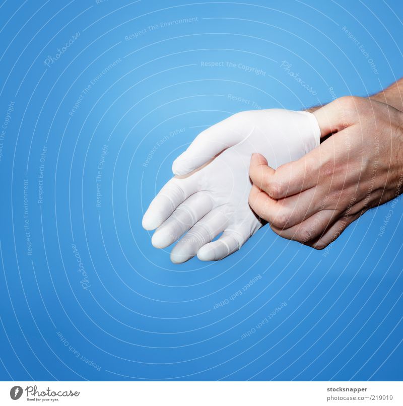 Handschuh medizinisch Schutz schützend abwehrend weiß Sauberkeit Gesundheitswesen mit Handschuhen strecken Gummi Latex Arzt Hygiene Hände