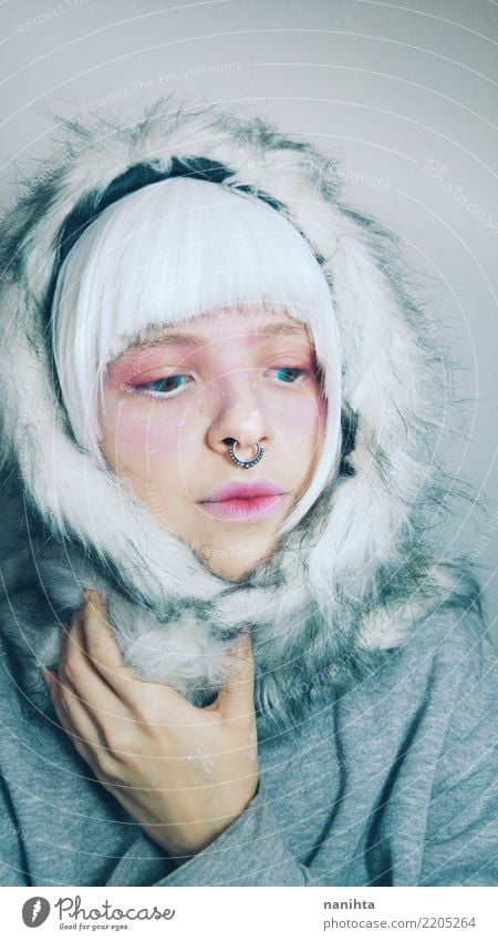 Künstlerisches Porträt einer Frau mit Winterkleidung Lifestyle Stil schön Haut Gesicht Schminke Gesundheitswesen Mensch feminin Junge Frau Jugendliche 1
