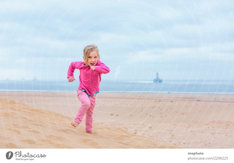 Sandbox Desert #4 Lifestyle Spielen Kinderspiel Ferien & Urlaub & Reisen Abenteuer Sommerurlaub Strand Kindererziehung Kindergarten Mädchen Kindheit 1 Mensch