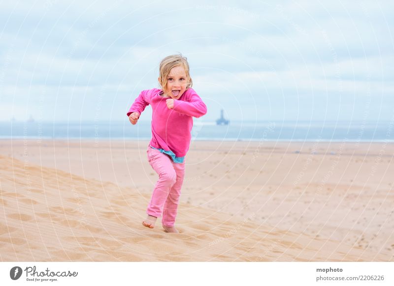 Sandbox Desert #5 Lifestyle Spielen Kinderspiel Ferien & Urlaub & Reisen Ferne Safari Sommer Sonne Strand Kindererziehung Kindergarten Kleinkind Mädchen
