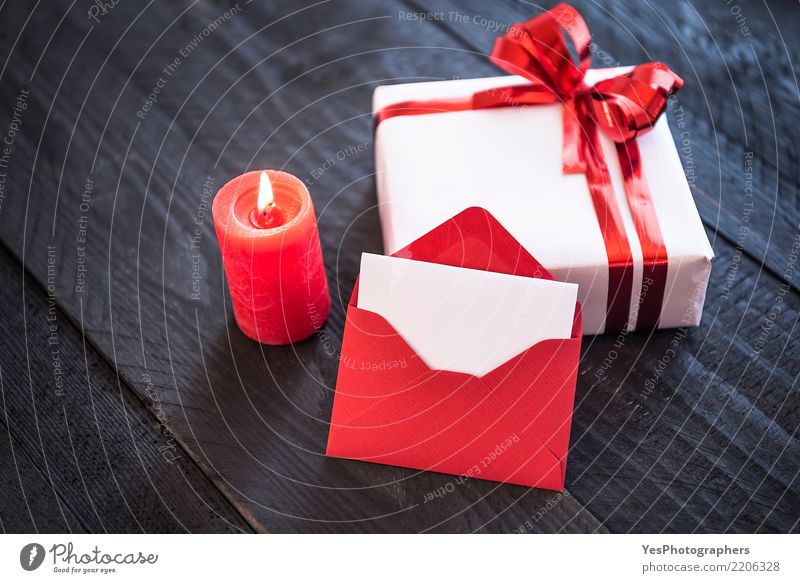 Brief über ein Geschenk und Kerzenlicht elegant Handarbeit Feste & Feiern Silvester u. Neujahr Geburtstag Paket niedlich Überraschung Kerzenschein Weihnachten