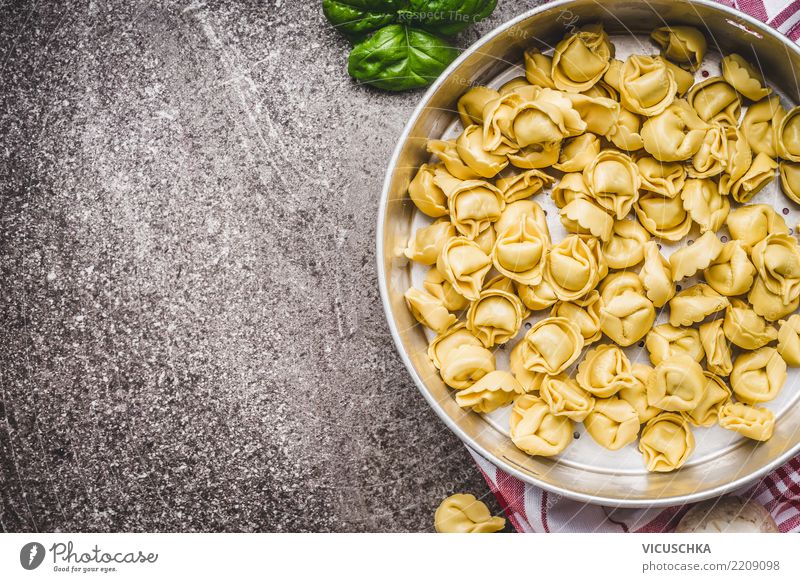 Tortellini in der Schüssel Lebensmittel Teigwaren Backwaren Ernährung Mittagessen Italienische Küche Schalen & Schüsseln Stil Design Gesunde Ernährung