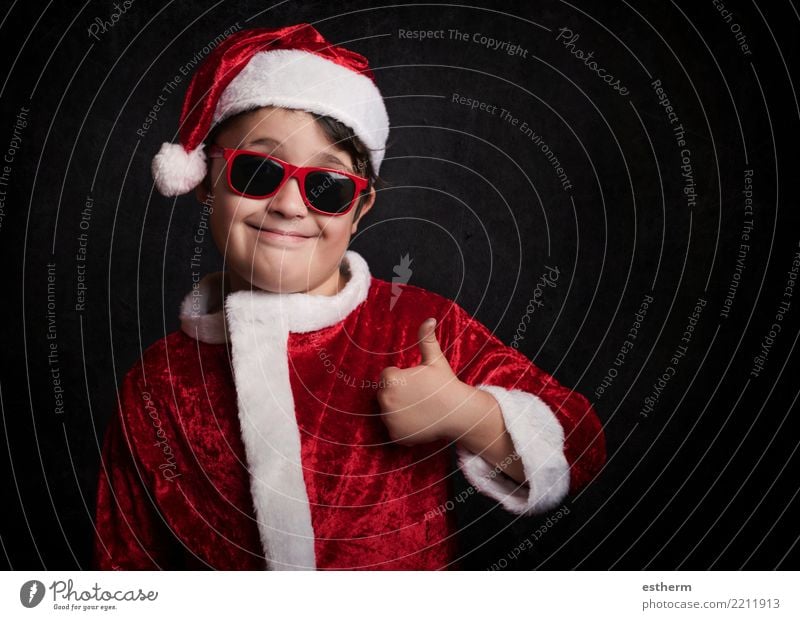 lustiger Junge mit Sonnenbrille auf Weihnachten Lifestyle Ferien & Urlaub & Reisen Abenteuer Party Veranstaltung Feste & Feiern Weihnachten & Advent