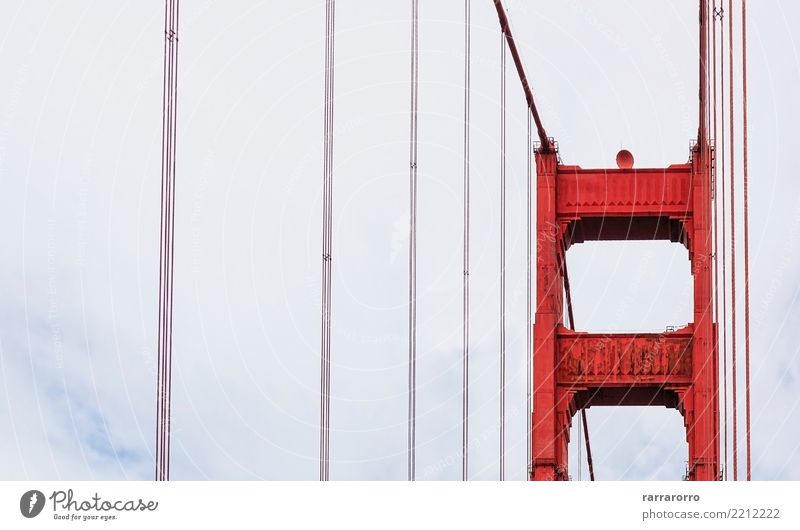 Turmdetail der berühmten Golden Gate Bridge in San Francisco Ferien & Urlaub & Reisen Landschaft Himmel Platz Brücke Bauwerk Gebäude Architektur