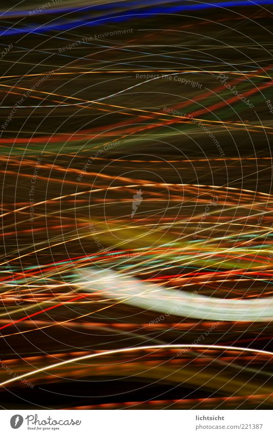 Lichtschlangen Nachtleben Energiewirtschaft Kunst Geschwindigkeit mehrfarbig schwarz Alkoholisiert Drogenrausch Bewegungsenergie leuchten leuchtende Farben