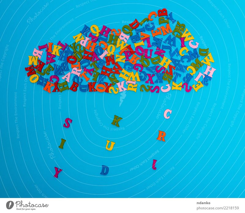Zahl einer Wolke von bunten Holzbuchstaben Dekoration & Verzierung Wolken Regen blau gelb grün rot Farbe Idee viele Gußeisen Alphabet Entwurf
